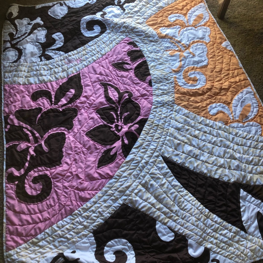 Roxy twin comforter